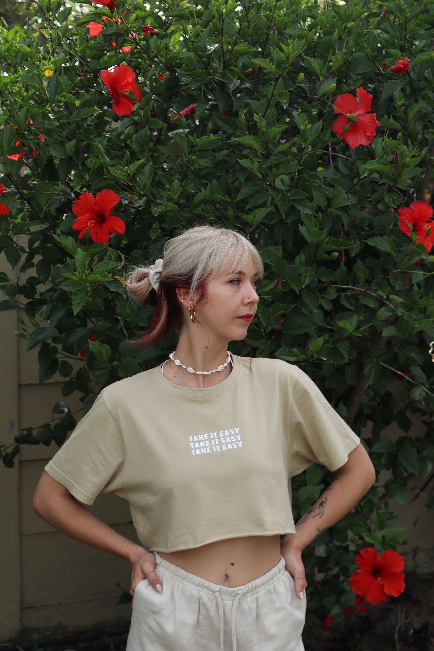 'TAKE IT EASY' Cropped Beige Tee